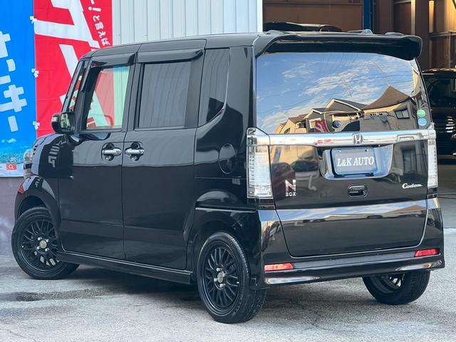 Ｎ－ＢＯＸカスタム Ｇ　ターボＳＳパッケージ　ナビ　衝突軽減　両側電動　バックカメラ　オートクルコン　ターボ車　ＨＩＤ　フォグライト　オートライト　パドルシフト　社外１６ＡＷ　ベンチシート　フルフラット　スマートキー　本革ステアリング　ＥＴＣ（13枚目）