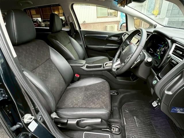 シャトル ハイブリッドＸ　ナビＴＶ　衝突軽減　クルコン　バックカメラ　ＢＬＵＥＴＯＯＴＨ　ハーフレザー　フルフラット　ＬＥＤヘッド　フォグライト　オートライト　パドルシフト　ステアリモコン　社外１５ＡＷ　スマートキー　ＥＴＣ（3枚目）