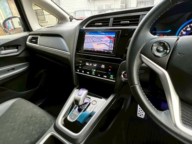 シャトル ハイブリッドＸ　ナビＴＶ　衝突軽減　クルコン　バックカメラ　ＢＬＵＥＴＯＯＴＨ　ハーフレザー　フルフラット　ＬＥＤヘッド　フォグライト　オートライト　パドルシフト　ステアリモコン　社外１５ＡＷ　スマートキー　ＥＴＣ（29枚目）