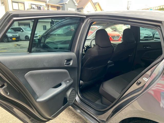 プリウス S 純正9インチナビ トヨタセフティセンス レーダークルコン LEDヘッド バックカメラ フォグ BLUETOOTH DVD再生 ETC ステアリモコン ミュージックサーバー オートライト 純正アルミ(22枚目)