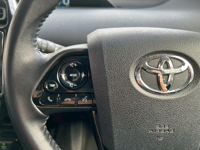 プリウス S 純正9インチナビ トヨタセフティセンス レーダークルコン LEDヘッド バックカメラ フォグ BLUETOOTH DVD再生 ETC ステアリモコン ミュージックサーバー オートライト 純正アルミ(31枚目)