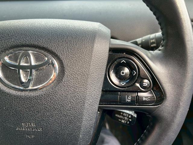 プリウス S 純正9インチナビ トヨタセフティセンス レーダークルコン LEDヘッド バックカメラ フォグ BLUETOOTH DVD再生 ETC ステアリモコン ミュージックサーバー オートライト 純正アルミ(32枚目)