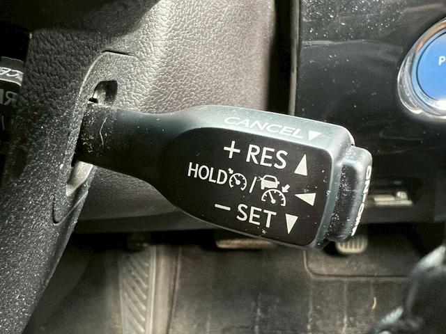 プリウス S 純正9インチナビ トヨタセフティセンス レーダークルコン LEDヘッド バックカメラ フォグ BLUETOOTH DVD再生 ETC ステアリモコン ミュージックサーバー オートライト 純正アルミ(33枚目)