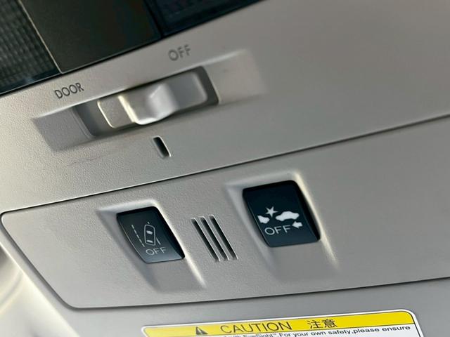 お車の詳しい情報は直接店舗へご連絡（０７５−９５６−６７８３）頂くか、メールｓａｌｅｓ）を下さい♪詳しくご説明させて頂きます。お気軽にご連絡ください！ＬＩＮＥでのご連絡も可能です