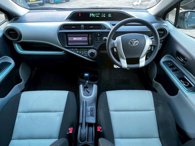 アクア Ｓ　純正ナビＴＶ　スマートキー　ＬＥＤヘッド　ＢＬＵＥＴＯＯＴＨ　　アルミペダル　フォグライト　オートライト　プッシュスタート　純正１６ＡＷ　ウィンカーミラー　サイドバイザー　ＣＤ／ＤＶＤ再生　ＥＴＣ（2枚目）