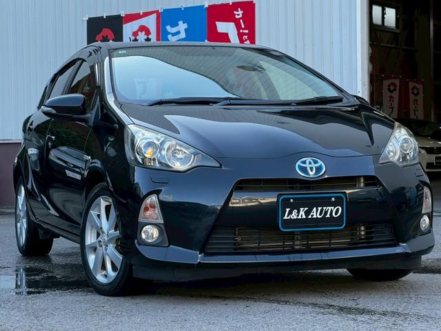 アクア Ｓ　純正ナビＴＶ　スマートキー　ＬＥＤヘッド　ＢＬＵＥＴＯＯＴＨ　　アルミペダル　フォグライト　オートライト　プッシュスタート　純正１６ＡＷ　ウィンカーミラー　サイドバイザー　ＣＤ／ＤＶＤ再生　ＥＴＣ（10枚目）