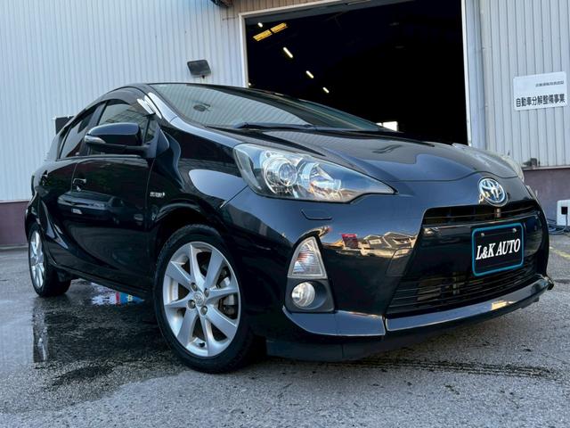 アクア Ｓ　純正ナビＴＶ　スマートキー　ＬＥＤヘッド　ＢＬＵＥＴＯＯＴＨ　　アルミペダル　フォグライト　オートライト　プッシュスタート　純正１６ＡＷ　ウィンカーミラー　サイドバイザー　ＣＤ／ＤＶＤ再生　ＥＴＣ（11枚目）