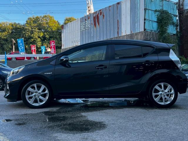 アクア Ｓ　純正ナビＴＶ　スマートキー　ＬＥＤヘッド　ＢＬＵＥＴＯＯＴＨ　　アルミペダル　フォグライト　オートライト　プッシュスタート　純正１６ＡＷ　ウィンカーミラー　サイドバイザー　ＣＤ／ＤＶＤ再生　ＥＴＣ（14枚目）