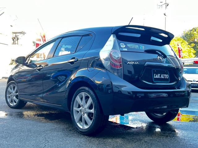 アクア Ｓ　純正ナビＴＶ　スマートキー　ＬＥＤヘッド　ＢＬＵＥＴＯＯＴＨ　　アルミペダル　フォグライト　オートライト　プッシュスタート　純正１６ＡＷ　ウィンカーミラー　サイドバイザー　ＣＤ／ＤＶＤ再生　ＥＴＣ（16枚目）