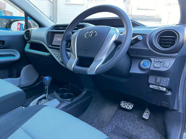 アクア Ｓ　純正ナビＴＶ　スマートキー　ＬＥＤヘッド　ＢＬＵＥＴＯＯＴＨ　　アルミペダル　フォグライト　オートライト　プッシュスタート　純正１６ＡＷ　ウィンカーミラー　サイドバイザー　ＣＤ／ＤＶＤ再生　ＥＴＣ（20枚目）