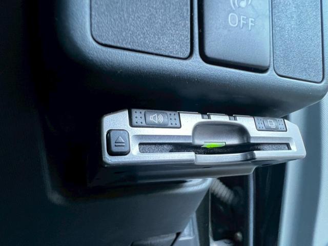 アクア Ｓ　純正ナビＴＶ　スマートキー　ＬＥＤヘッド　ＢＬＵＥＴＯＯＴＨ　　アルミペダル　フォグライト　オートライト　プッシュスタート　純正１６ＡＷ　ウィンカーミラー　サイドバイザー　ＣＤ／ＤＶＤ再生　ＥＴＣ（28枚目）