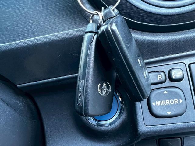 アクア Ｓ　純正ナビＴＶ　スマートキー　ＬＥＤヘッド　ＢＬＵＥＴＯＯＴＨ　　アルミペダル　フォグライト　オートライト　プッシュスタート　純正１６ＡＷ　ウィンカーミラー　サイドバイザー　ＣＤ／ＤＶＤ再生　ＥＴＣ（32枚目）