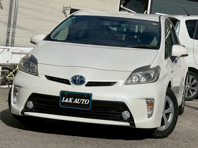 プリウス Ｓ　純正ナビＴＶ　バックカメラ　スマートキー　ＢＬＵＥＴＯＯＴＨ　オートライト　ＨＩＤヘッドライト　フォグライト　純正１５ＡＷ　フルフラット　ステアリモコン　ウィンカーミラー　プッシュスタート　ＥＴＣ（6枚目）