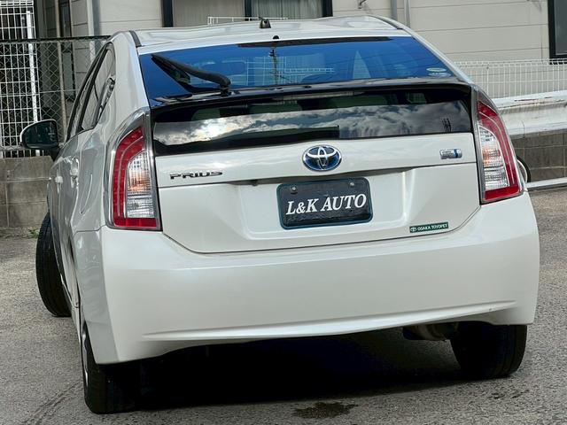 プリウス Ｓ　純正ナビＴＶ　バックカメラ　スマートキー　ＢＬＵＥＴＯＯＴＨ　オートライト　ＨＩＤヘッドライト　フォグライト　純正１５ＡＷ　フルフラット　ステアリモコン　ウィンカーミラー　プッシュスタート　ＥＴＣ（11枚目）