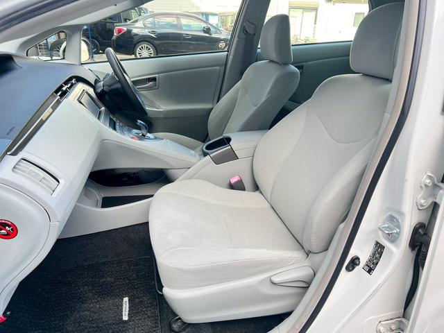 プリウス Ｓ　純正ナビＴＶ　バックカメラ　スマートキー　ＢＬＵＥＴＯＯＴＨ　オートライト　ＨＩＤヘッドライト　フォグライト　純正１５ＡＷ　フルフラット　ステアリモコン　ウィンカーミラー　プッシュスタート　ＥＴＣ（23枚目）