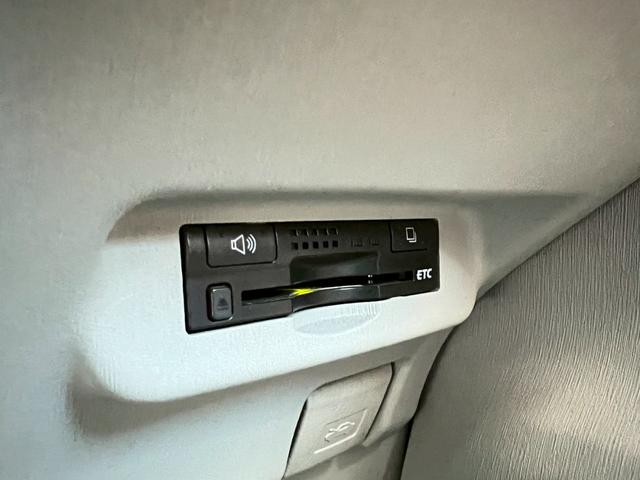 プリウス Ｓ　純正ナビＴＶ　バックカメラ　スマートキー　ＢＬＵＥＴＯＯＴＨ　オートライト　ＨＩＤヘッドライト　フォグライト　純正１５ＡＷ　フルフラット　ステアリモコン　ウィンカーミラー　プッシュスタート　ＥＴＣ（33枚目）