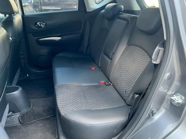 ノート メダリスト　純正ナビ　全周囲カメラ　ハーフレザー　オートライト　スマートキー　プッシュスタート　ライトレベライザー　サイドバイザー　アイドリングストップ　スーパーチャージャー　横滑り防止　盗難防止システム　ＥＴＣ（26枚目）