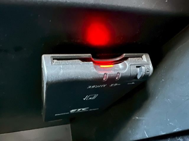 ノート メダリスト　純正ナビ　全周囲カメラ　ハーフレザー　オートライト　スマートキー　プッシュスタート　ライトレベライザー　サイドバイザー　アイドリングストップ　スーパーチャージャー　横滑り防止　盗難防止システム　ＥＴＣ（33枚目）