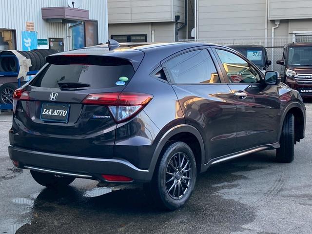 ヴェゼル ハイブリッドＸ　純正ナビＴＶ　クルコン　衝突軽減　バックカメラ　ＢＬＵＥＴＯＯＴＨ　ステアリモコン　ＬＥＤ　オートライト　フォグライト　社外１６ＡＷ　パドルシフト　フルフラット　ウィンカーミラー　スマートキー　ＥＴＣ（15枚目）