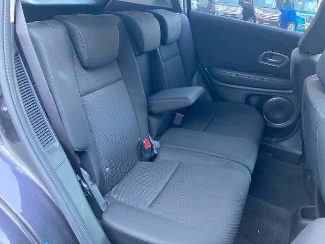 ヴェゼル ハイブリッドＸ　純正ナビＴＶ　クルコン　衝突軽減　バックカメラ　ＢＬＵＥＴＯＯＴＨ　ステアリモコン　ＬＥＤ　オートライト　フォグライト　社外１６ＡＷ　パドルシフト　フルフラット　ウィンカーミラー　スマートキー　ＥＴＣ（24枚目）