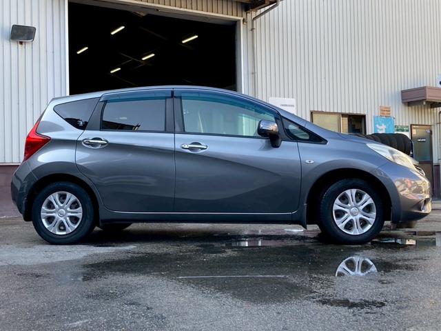 ノート メダリスト　純正ナビＴＶ　全周囲カメラ　ハーフレザー　ＢＬＵＥＴＯＯＴＨ　オートライト　スマートキー　プッシュスタート　レベライザー　ウィンカーミラ　アイドリングストップ　スーパーチャージャー　横滑り防止　ＥＴＣ（12枚目）