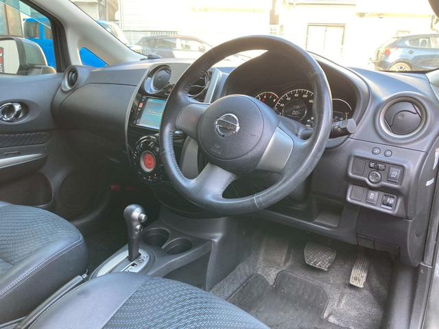 ノート メダリスト　純正ナビＴＶ　全周囲カメラ　ハーフレザー　ＢＬＵＥＴＯＯＴＨ　オートライト　スマートキー　プッシュスタート　レベライザー　ウィンカーミラ　アイドリングストップ　スーパーチャージャー　横滑り防止　ＥＴＣ（19枚目）