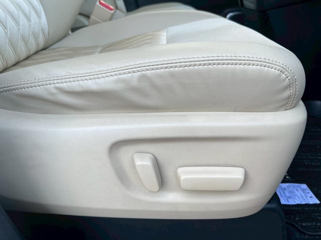 ヴェルファイア 2.5V 純正ナビTV 両側電動 クルコン バックカメラ LED 障害物センサー コンビハンドル ウォークスルー BLUETOOTH オットマン ハーフレザー 電動シート 純正17AW ステアリモコン ETC(19枚目)