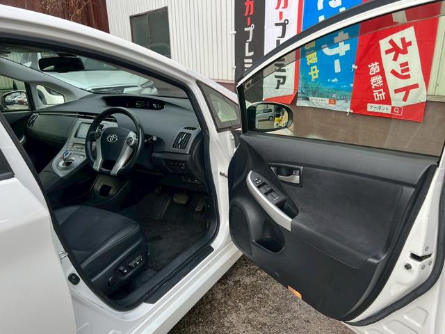 プリウス Ｇツーリングセレクション　純正ナビＴＶ　クルコン　バックカメラ　ＬＥＤ　電動シート　純正１７ＡＷ　ハーフレザー　革巻ステアリング　ＢＬＵＥＴＯＯＴＨ　ステアリモコン　オートライト　フォグ　スマートキー　ウィンカーミラー　ＥＴＣ（16枚目）