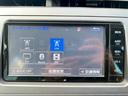 プリウス Ｓ　純正ナビＴＶ　バックカメラ　スマートキー　ＢＬＵＥＴＯＯＴＨ　オートライト　ＨＩＤヘッドライト　フォグライト　純正１５ＡＷ　フルフラット　ステアリモコン　ウィンカーミラー　プッシュスタート　ＥＴＣ（5枚目）