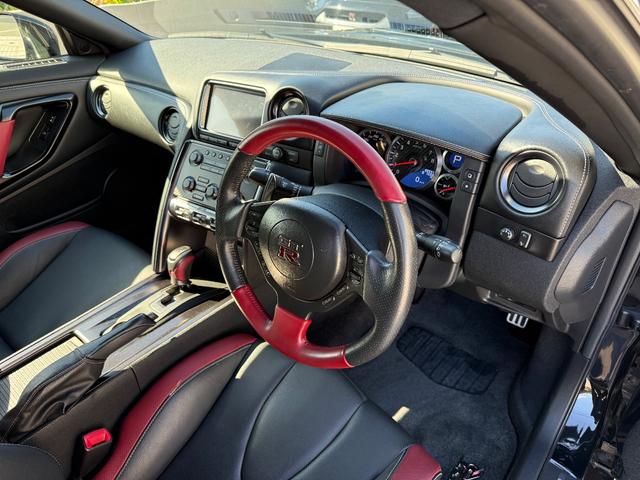GT-R ブラックエディション MY14.フルノーマル車両.純正RECAROシート.前席シートヒーター.(17枚目)