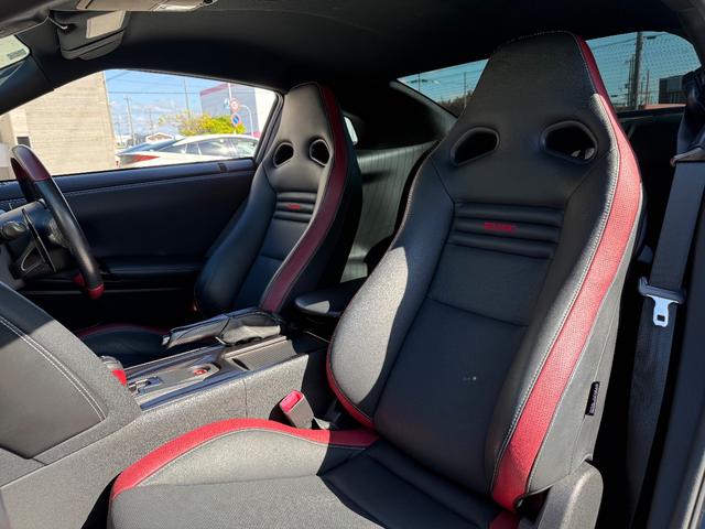 GT-R ブラックエディション MY14.フルノーマル車両.純正RECAROシート.前席シートヒーター.(23枚目)