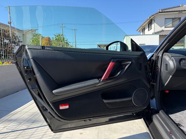 GT-R ブラックエディション MY14.フルノーマル車両.純正RECAROシート.前席シートヒーター.(29枚目)