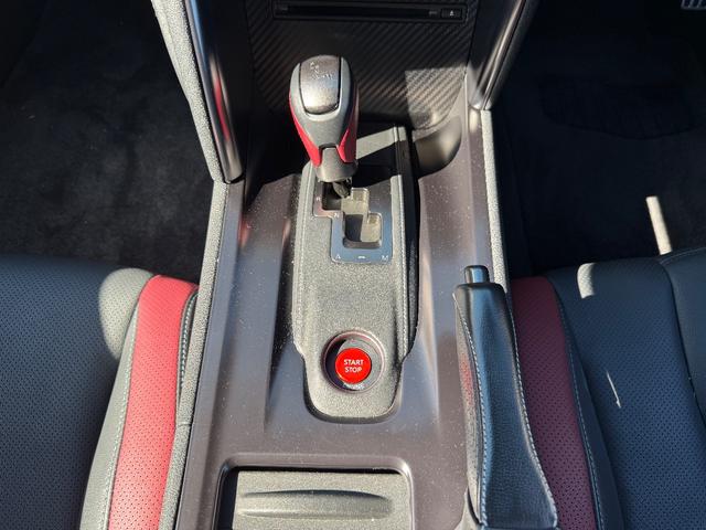 GT-R ブラックエディション MY14.フルノーマル車両.純正RECAROシート.前席シートヒーター.(31枚目)
