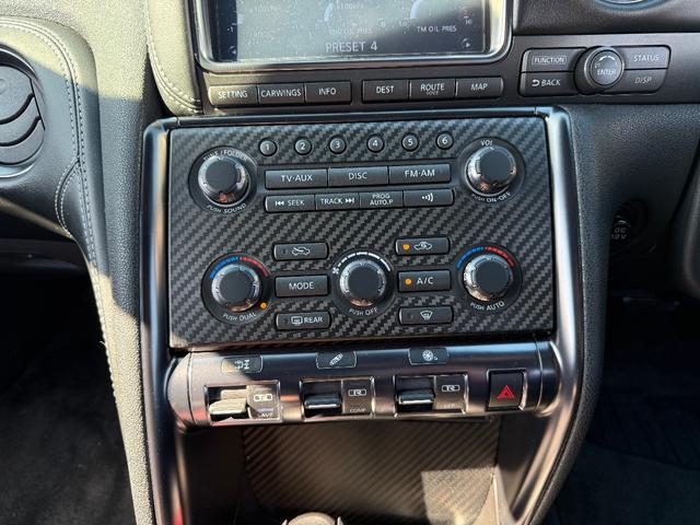 GT-R ブラックエディション MY14.フルノーマル車両.純正RECAROシート.前席シートヒーター.(32枚目)