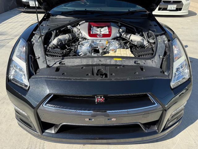 GT-R ブラックエディション MY14.フルノーマル車両.純正RECAROシート.前席シートヒーター.(33枚目)