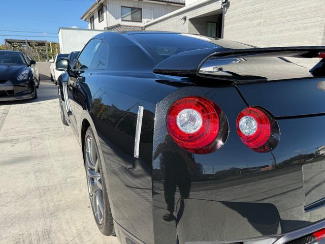 GT-R ブラックエディション MY14.フルノーマル車両.純正RECAROシート.前席シートヒーター.(42枚目)