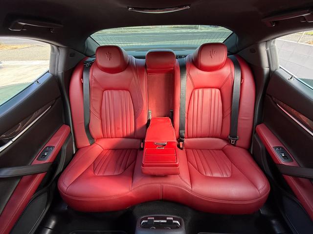 ギブリ S 可変バルブマフラー.赤革シート.20インチAW.カーボンインテリア(23枚目)