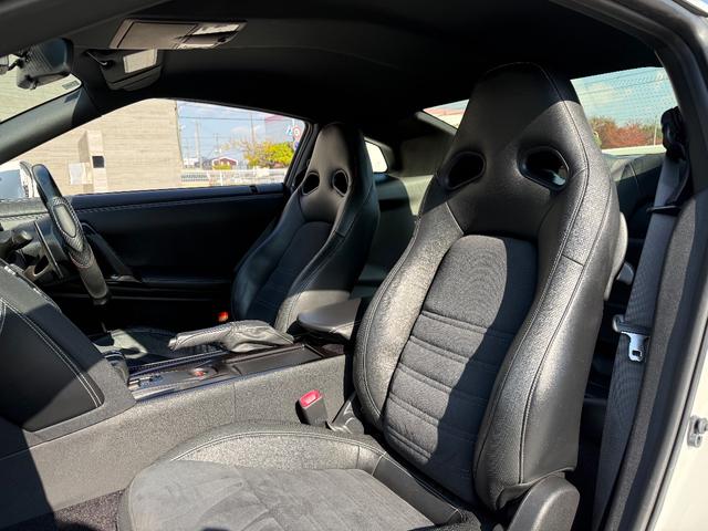 ＧＴ－Ｒ ピュアエディション　ＭＹ１５モデル．ミッションＯＨ済み．ＴＭ油圧ＵＰ済み．エンジン＆ミッションＣＰＵアップデート済み．トラスト製スポーツキャタライザー．（22枚目）