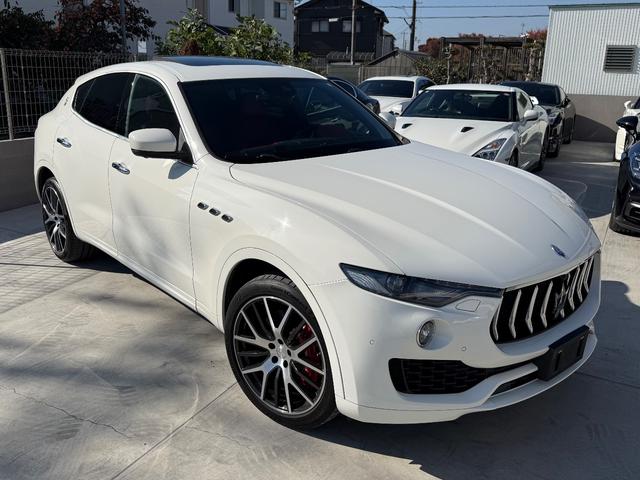 レヴァンテ S 赤革シート.パノラマサンルーフ.純正OP21インチAW.カーボンインテリア.シートヒーター&ベンチレーター.パワーバックドア.360℃カメラ.ドライブレコーダー.ETC(5枚目)