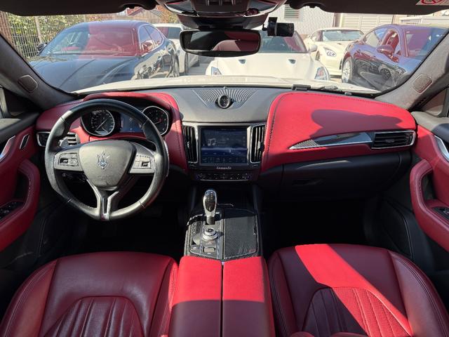 レヴァンテ S 赤革シート.パノラマサンルーフ.純正OP21インチAW.カーボンインテリア.シートヒーター&ベンチレーター.パワーバックドア.360℃カメラ.ドライブレコーダー.ETC(16枚目)