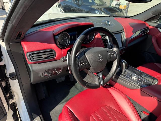 レヴァンテ S 赤革シート.パノラマサンルーフ.純正OP21インチAW.カーボンインテリア.シートヒーター&ベンチレーター.パワーバックドア.360℃カメラ.ドライブレコーダー.ETC(17枚目)
