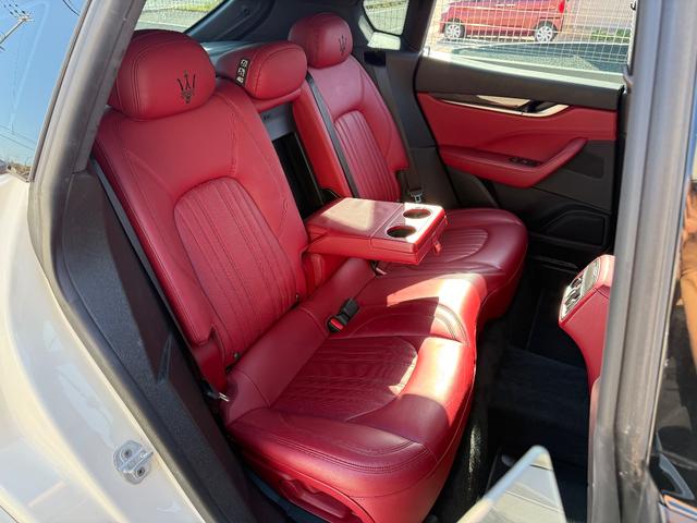 レヴァンテ S 赤革シート.パノラマサンルーフ.純正OP21インチAW.カーボンインテリア.シートヒーター&ベンチレーター.パワーバックドア.360℃カメラ.ドライブレコーダー.ETC(24枚目)