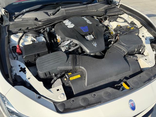 ギブリ Ｓ　グランスポーツ　赤革シート．サンルーフ．純正２１インチＡＷ．可変バルブマフラー．ドライバーアシスタントＰＫＧ．パワートランク．ＥＴＣ（37枚目）