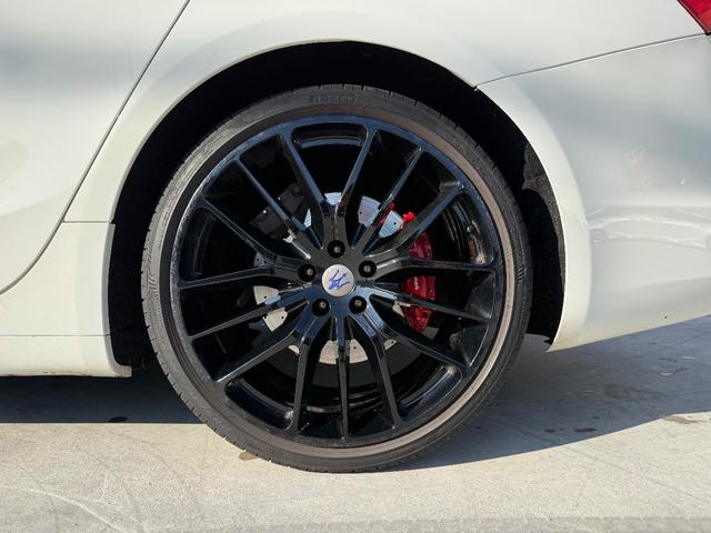 ギブリ Ｓ　グランスポーツ　赤革シート．サンルーフ．純正２１インチＡＷ．可変バルブマフラー．ドライバーアシスタントＰＫＧ．パワートランク．ＥＴＣ（41枚目）