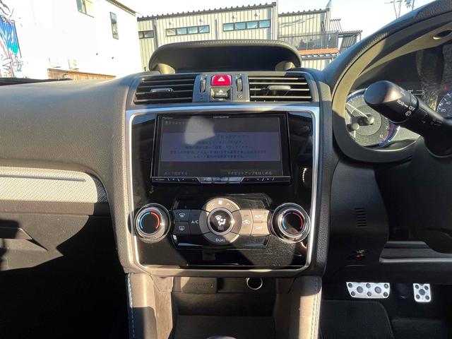 レヴォーグ 1.6GT-Sアイサイト 4WD バックカメラ サイドカメラ オートクルーズコントロール レーンアシスト 衝突被害軽減システム アルミホイール オートライト LEDヘッドランプ サンルーフ パワーシート スマートキー(3枚目)