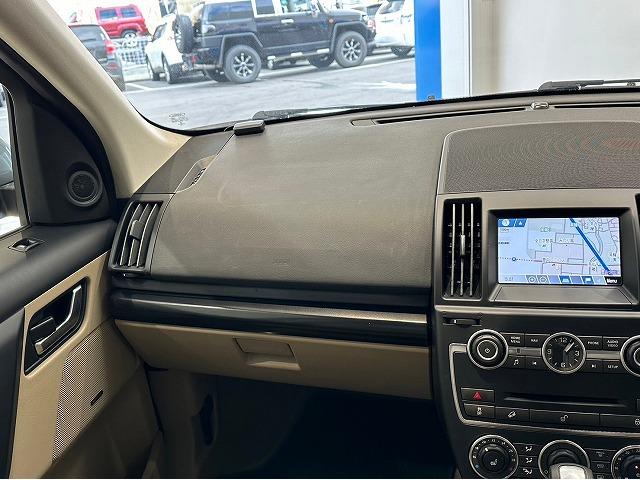 ファイナルエディション　禁煙車　純正ナビ　バックカメラ／サイドカメラ　Ｂｌｕｅｔｏｏｔｈオーディオ　ハーフレザー　シートヒーター　クルーズコントロール　ハンドルヒーター　パワーシート　キセノン　純正１７インチアルミ　リアスポ(28枚目)