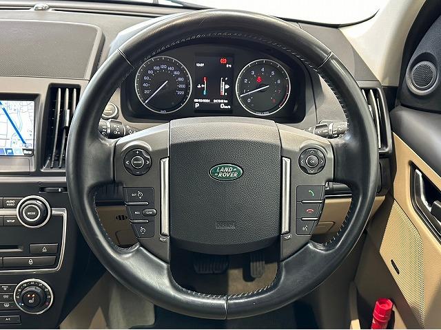 ファイナルエディション　禁煙車　純正ナビ　バックカメラ／サイドカメラ　Ｂｌｕｅｔｏｏｔｈオーディオ　ハーフレザー　シートヒーター　クルーズコントロール　ハンドルヒーター　パワーシート　キセノン　純正１７インチアルミ　リアスポ(37枚目)