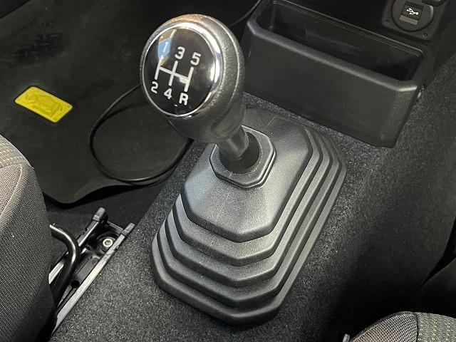 ジムニー ＸＣ　５速ＭＴ　４ＷＤ　ＡＬＰＩＮＥ９インチナビ　クルーズコントロール　シートヒーター　ＬＥＤヘッドライト　スマートキー　純正アルミホイール　バックモニター　ＤＡＣ　ビルトインＥＴＣ　車線逸脱　衝突軽減（54枚目）