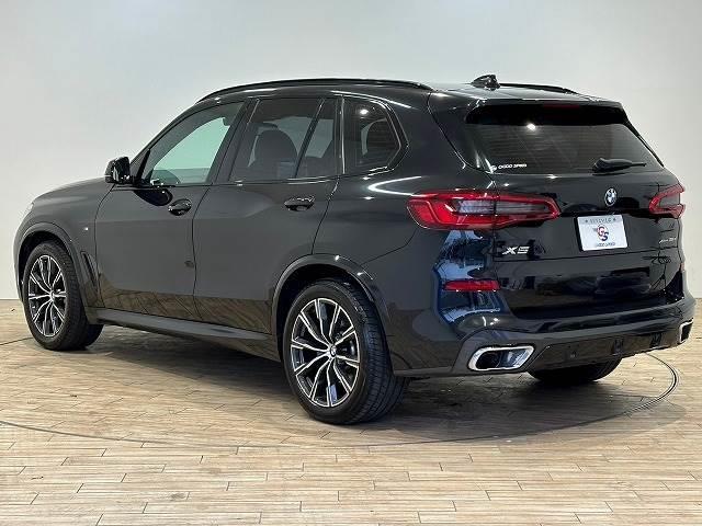 Ｘ５ ｘＤｒｉｖｅ　３５ｄ　Ｍスポーツ　法人１オナ　プラスＰＫＧ　イージークローザー　禁煙　リアエンターテインメント　保冷／保温機能付きカップホルダー　黒革　サンルーフ　ブラインドスポット　全周囲カメラ　シートヒーター　メモリ付パワーシート（14枚目）