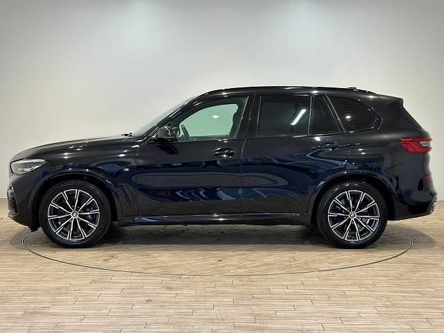 Ｘ５ ｘＤｒｉｖｅ　３５ｄ　Ｍスポーツ　法人１オナ　プラスＰＫＧ　イージークローザー　禁煙　リアエンターテインメント　保冷／保温機能付きカップホルダー　黒革　サンルーフ　ブラインドスポット　全周囲カメラ　シートヒーター　メモリ付パワーシート（16枚目）